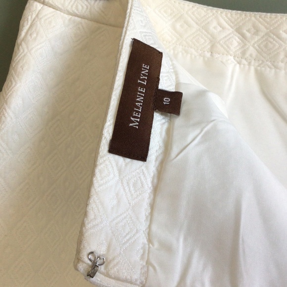 NWOT Lined cream coloured skirt, sz 10, 20”long & wide at bottom, flat waist 16” - Picture 8 of 15